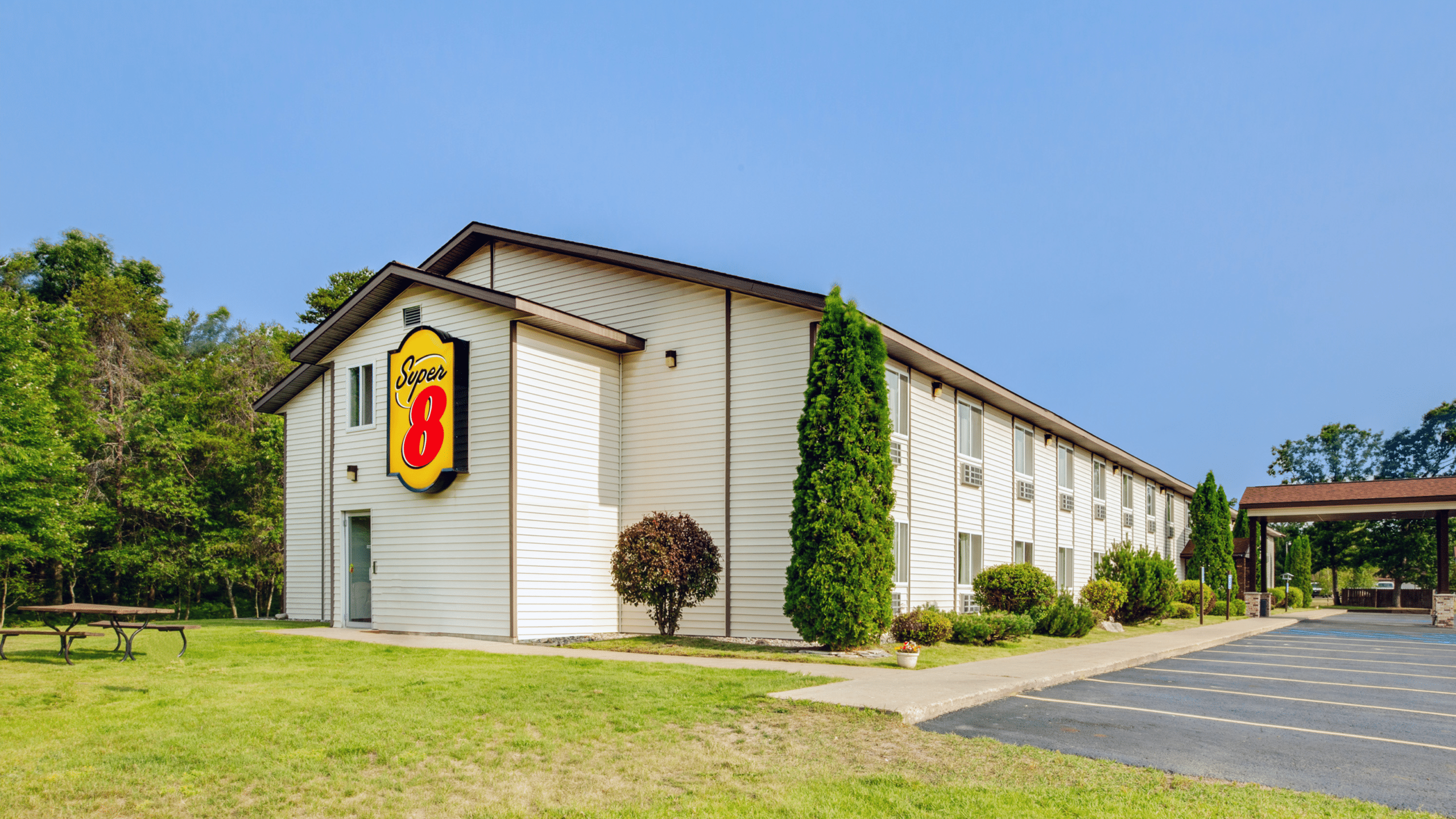 Grayling Super 8 by Wyndham Hero Background